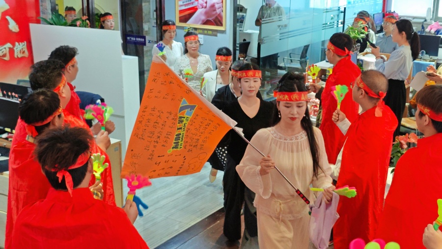 其他 (4) 其他 (4)